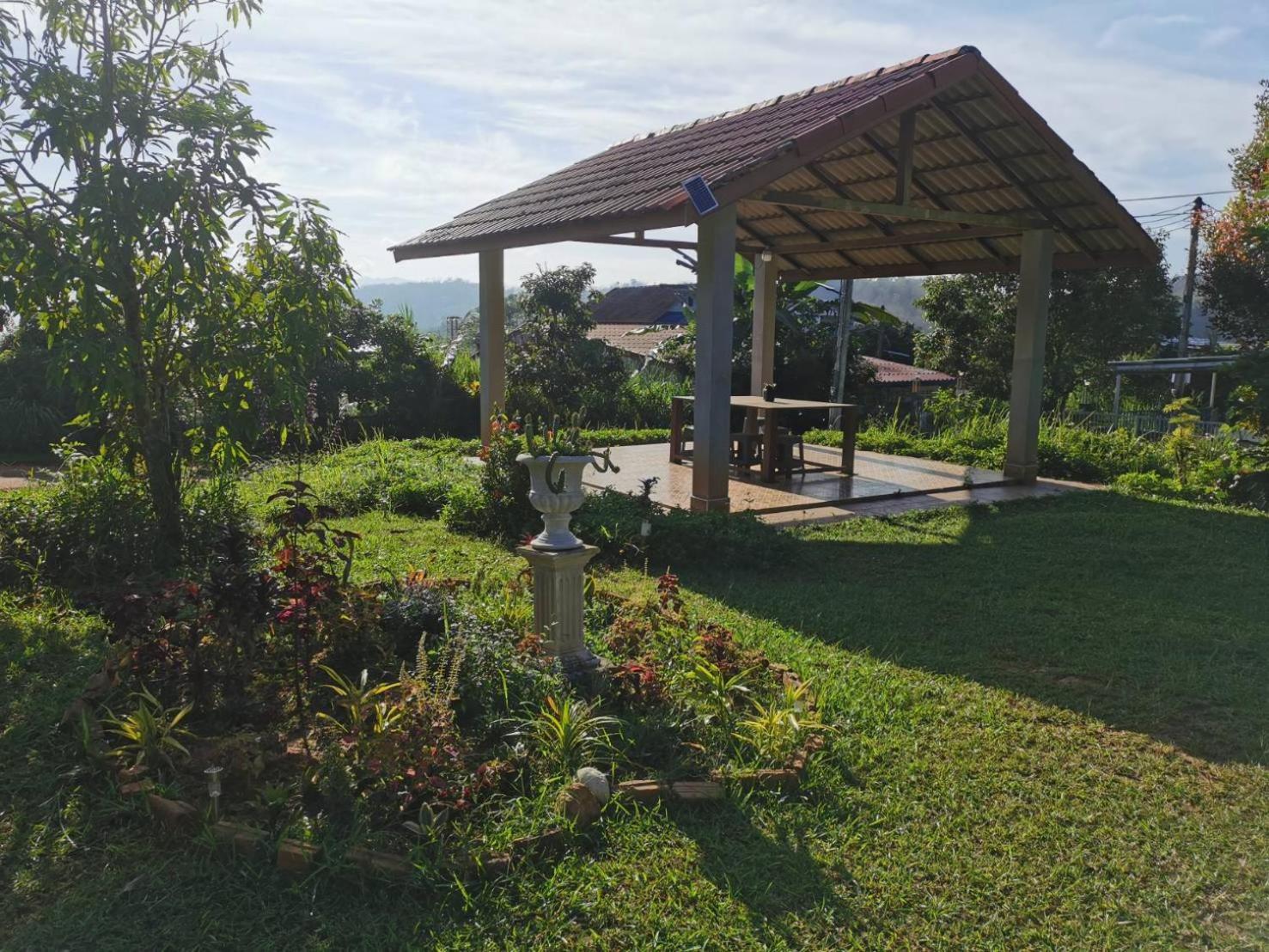 Betong House In The Garden Villa Luaran gambar